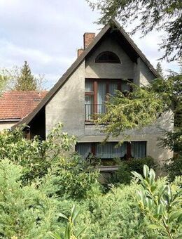 Einfamilienhaus mit Potential und ehemaligem Werkstattgebäude zum Ausbau auf 1.169 m² Grundstück - Schwerin