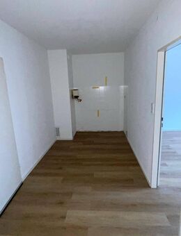 Helle 2-Zimmer-Wohnung mit neuer Einbauküche! - Mönchebergstraße 50, 34125 Kassel - Kassel