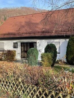 Familien aufgepasst! Attraktives freistehendes Einfamilienhaus in Gruibingen! - Gruibingen