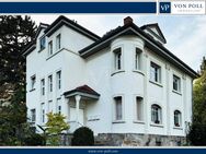 VON POLL - BAD HOMBURG: Dachmaisonettewohnung in stilvoller Villa mit Loggia und Tiefgaragenplatz - Bad Homburg (Höhe)