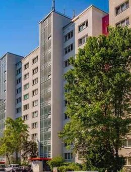 2 Zimmerwohnung mit Aufzug, Balkon und Bad mit Dusche! - Dresden