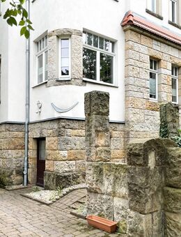 Dachgeschosswohnung in traumhafter Villa // 66 m² pures Wohnglück - Dresden