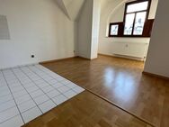 4. OG mit Aufzug - jetzt mit EBK + 40,- € - Parkett -! - Chemnitz