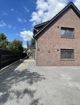 NEUBAU 3 Zi.- Wohnung mit Balkon, Terrasse & Gartenanteil in Bookholzberg - Ganderkesee