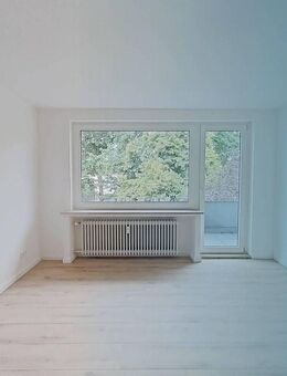 SANIERTE WOHNUNG SUCHT MIETER: Helle 3-Zimmer-Wohnung mit großem BALKON und EBK - Bremen