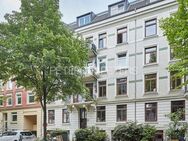 + Frisch sanierter Altbau mit 2 Balkonen in Traumlage + - Hamburg