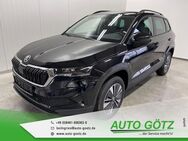 Skoda Karoq, Drive LichtAssist Induktiv Laden Ladeboden vo hi VZE Digi SpurAssist Sunset Spiegel elektr anklappbar 4xEFH Armlehne Connect Metallic, Jahr 2022 - Beilngries