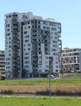 Wohnen mit Weitblick - 5,5 Zimmer Wohnung im Erdgeschoß mit großer Terrasse - Böblingen