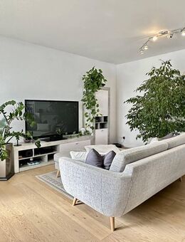 Einziehen oder vermieten? Neuwertige 3-Zi-Wohnung mit zwei Balkonen, EBK & TG-Stellplatz in Spardorf - Spardorf
