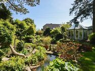 Borstel-Hohenraden - das Besondere: Kleines Anwesen mit Orangerie, Teichlandschaft u. Nebengebäuden! - Borstel-Hohenraden