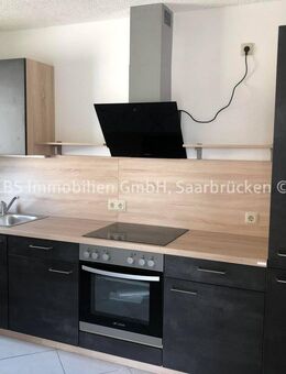 Lichtdurchflutete 2ZKB Mietwohnung mit Einbauküche und Balkon in Uchtelfangen - Illingen (Saarland)
