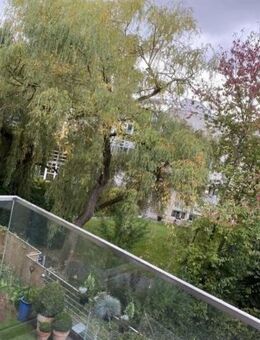Hochwertige Obergeschoss Wohnung Nr. 4 mit Balkon, Küche und Jalousien - Sindelfingen