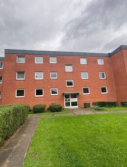 Frisch renovierte 3 Zimmer-Wohnung mit Balkon und Wannenbad - Brunsbüttel