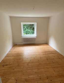 Sanierte 2 Zimmer Wohnung mit modernem Duschbad - Kiel