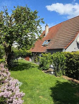 Gemütliches und energieeffizientes Einfamilienhaus mit Garten, Einbauküche und Carport - Weisendorf