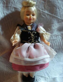 Souvenier Sammler Puppe 15cm. - Friedrichsdorf