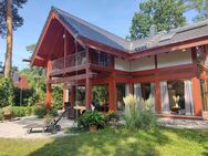 Lichtdurchflutete, energieeffiziente Villa aus Holz, Glas und Stein - Falkensee