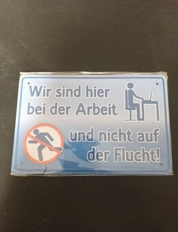 Metall Schild 19 x 12,5cm Sprüche Spruch Schilder Blech Wir sind hier auf der.. - Essen