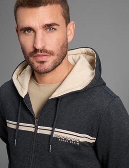 Bruno Banani Kapuzensweatjacke moderner Brustprint