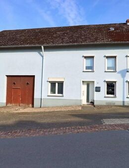 Einfamilienhaus mit Nebengebäude in Beuren - Beuren (Hochwald)