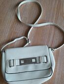 weiße Umhängetasche von Atmosphere in 76571