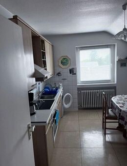 Gemütliche 2-Zimmer-Dachgeschosswohnung in der Melmelerstraße 16, Gladbeck - möbliert - Gladbeck