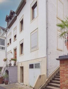 Ausbaufähiges 3 ZKB Reihenendhaus mit Einbauküche und Stellplatz - Zell (Mosel)