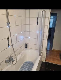 Helle 3-Zimmer-Wohnung in zentraler Lage mit Balkon! - Hof