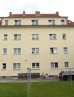 Ab Nov./Dez.: Gemütliche, kleine 2-Zimmer-Wohnung mit separater Küche und Badewanne im 1.OG - Bischofswerda