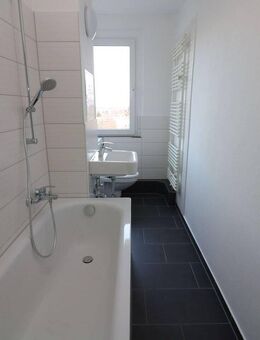 Ich war noch niemals in New York...denn ich bleib lieber in meiner neu sanierten 3-RW mit Wanne u. Ba - Freiberg