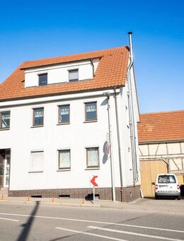 Handwerker aufgepasst: Wohnhaus mit Bürofläche, Lagerscheune und Fahrzeugstellplätzen - Pforzheim