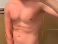 Twink sucht Schwanz - Frankfurt (Main)