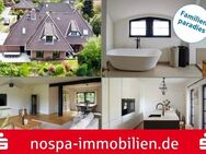 Umfassend und hochwertig saniertes Einfamilienhaus mit massiver Garage, Carport und 2 Terrassen - Mildstedt