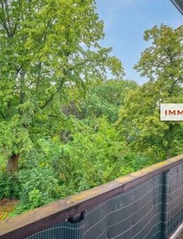 IMMOBERLIN.DE - Behagliche Wohnung mit Südwestloggia & Garage bei der Havel - Berlin