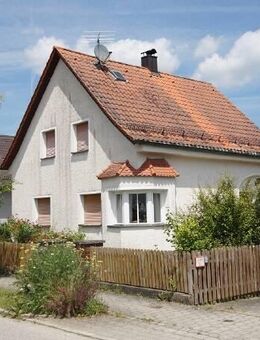 Reserviert! - Kleines Einfamilienhaus mit Garage - Laberweinting