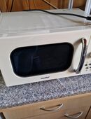 Mikrowelle in 02727