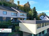 ATTRAKTIVES WOHNHAUS MIT NEBENGEBÄUDE / 518 M² / 3 GARAGEN / IN MERZIG - Merzig