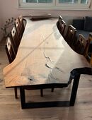 Designer-Esstisch Echtholz – Massive Baumscheibe mit modernen Metallkufen in 93462