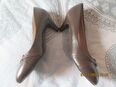 Klassische JUMELLES Pumps braun Gr. 38 - NEU in 97228