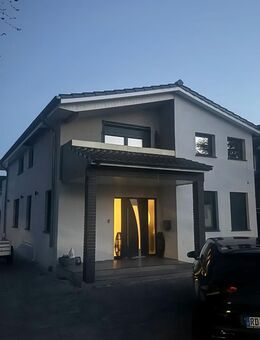 Neuwertiges Einfamilienhaus mit Balkon in Osterrönfeld - Osterrönfeld