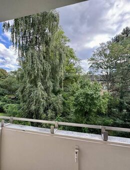 2 Zimmer mit Balkon - bezugsfrei ab sofort! - Berlin