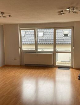 1R, Saalfeld, ruhige, zentrale Lage, Balkon - Saalfeld (Saale)