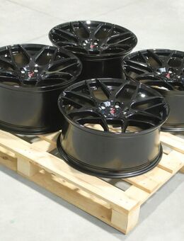 Japan Racing JR18 19x8,5-9,5 ET35-40 Felgen - Neuhaus (Inn)
