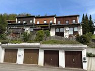 Sonniges Wohnen mit toller Aussicht - Einfamilienhaus in Albstadt mit Balkon und Terrasse - Albstadt