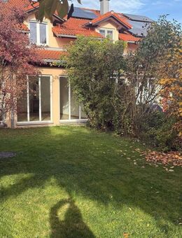 I. I. TEAM: Familienfreundliches, sonnendurchflutetes Haus mit Balkon und Terrasse in Schechen - Schechen