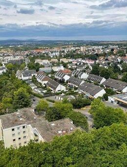 BARRIEREFREIE Panoramawohnung mit Aufzug und Stellplatz mitten in Hochheim am Main - Hochheim (Main)