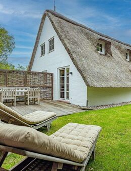 Kleines Format, großer Stil | Reetdach-Endhaus mit Klasse im schönen Dorf - Sankt Peter-Ording