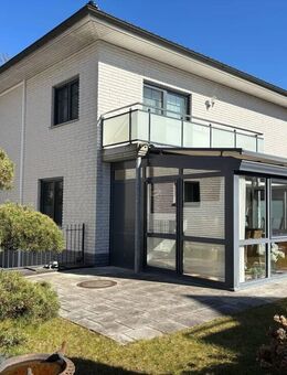 Highlight in Poppenbüttel - Traumhaus für die Großfamilie mit Fahrstuhl + Einlieger-Wohnung! - Hamburg