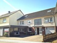 Zweifamilienhaus mit sonnigen Freisitzen, Garage, Carport und großem Gartengrundstück! - Wittlich