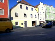 Attraktives Mehrfamilienhaus mit Gewerbeeinheit in zentraler Lage von Vilshofen an der Donau - Vilshofen (Donau)